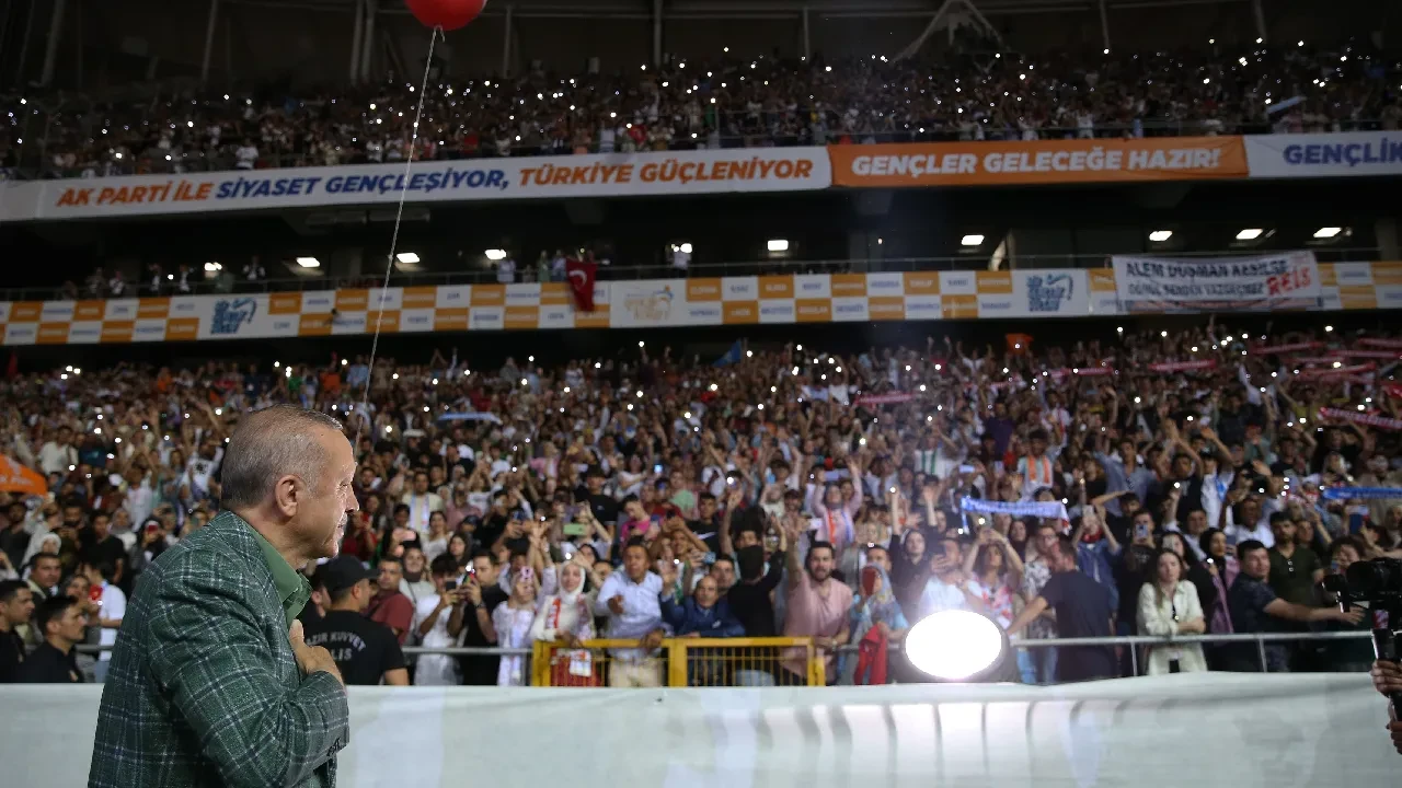 AK Parti'den gövde gösterisi! 100 bin kişilik şölende Cumhurbaşkanı Erdoğan'ı sürpriz bekliyor