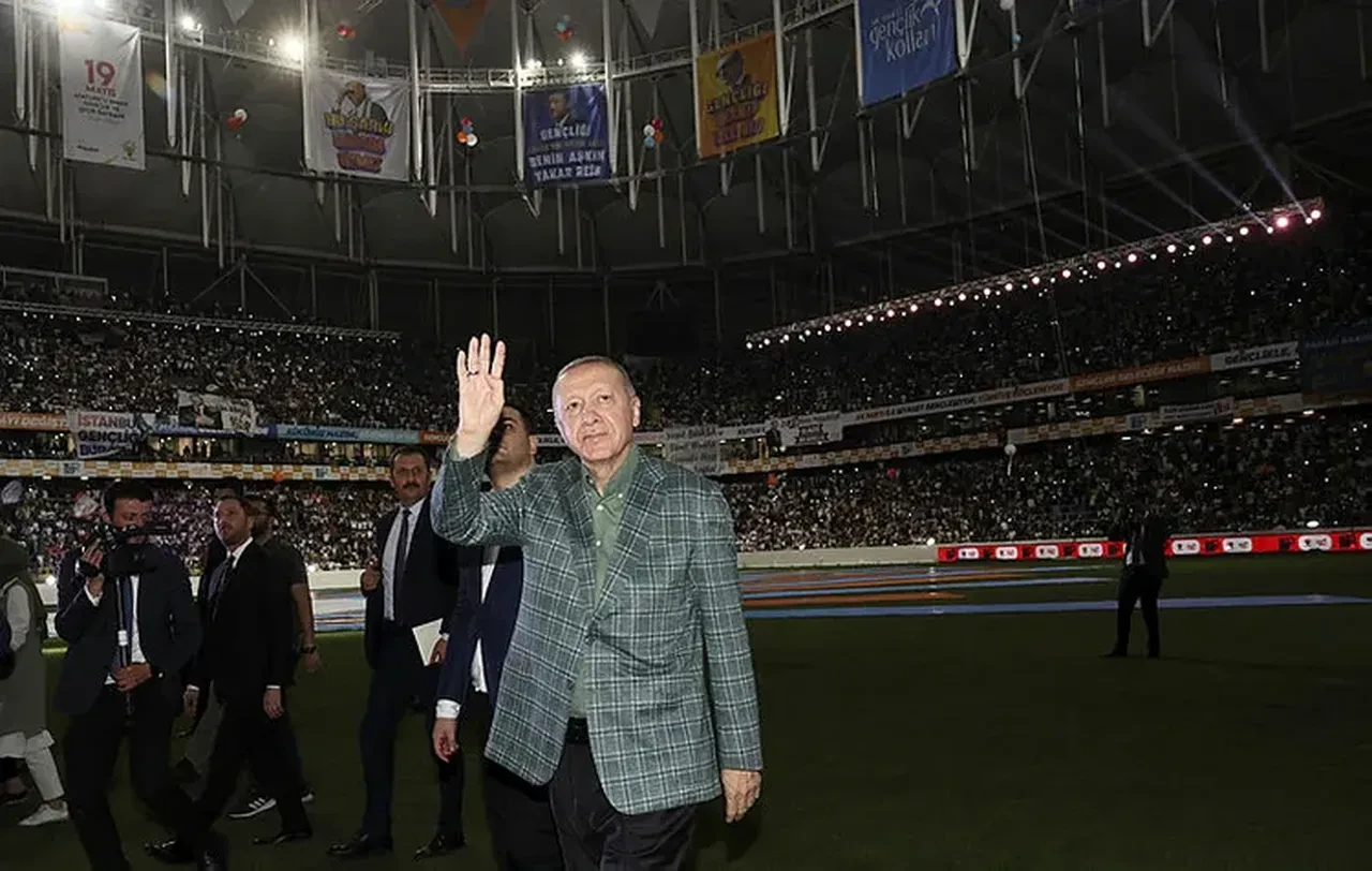 AK Parti'den gövde gösterisi! 100 bin kişilik şölende Cumhurbaşkanı Erdoğan'ı sürpriz bekliyor