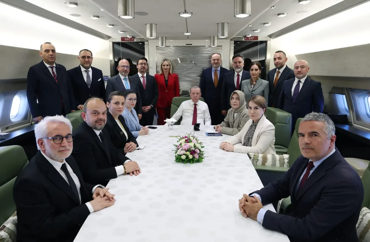 Cumhurbaşkanı Erdoğan 'yeni isimler olabilir' diyerek duyurdu! 'Huzuru AK Parti'de buldular'
