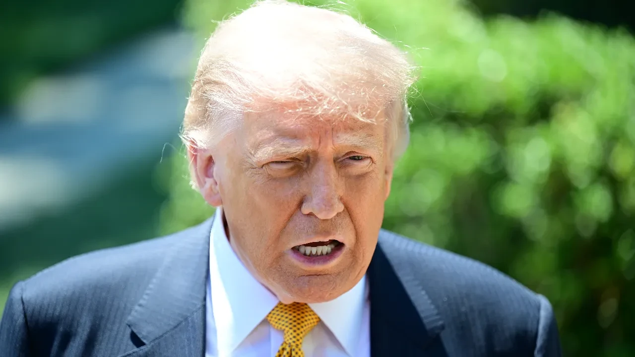 Donald Trump'tan İran'a yeni tehdit: Her şeyi iki günde yok ederiz
