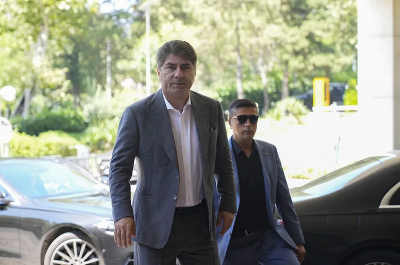 Fenerbahçe Başkan Adayı Hakan Safi'den dikkat çeken açıklamalar: 'Tarihin en değerli kadrosunu kuracağız'