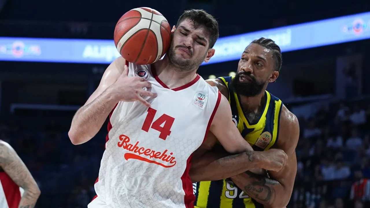 Fenerbahçe Beko sezonu lider tamamladı! Sarı-lacivertliler, Bahçeşehir Koleji'ni mağlup etti