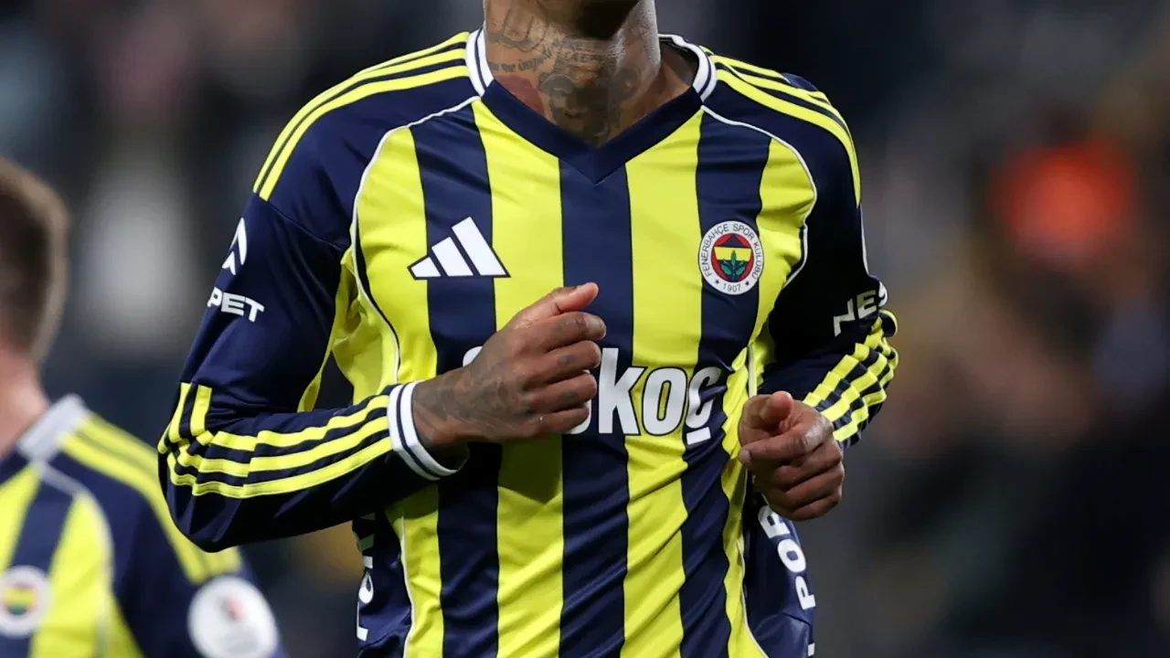 Fenerbahçe'ye 3 oyuncudan kötü haber! Sarı-lacivertliler Eyüpspor maçı öncesi resmen açıkladı