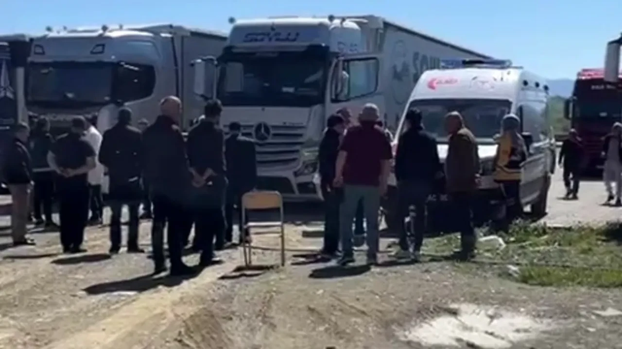 Hayvan pazarına gitmek için mola verdikleri dinlenme tesisinde korkunç son: Tırda yeğeninin cesedini buldu