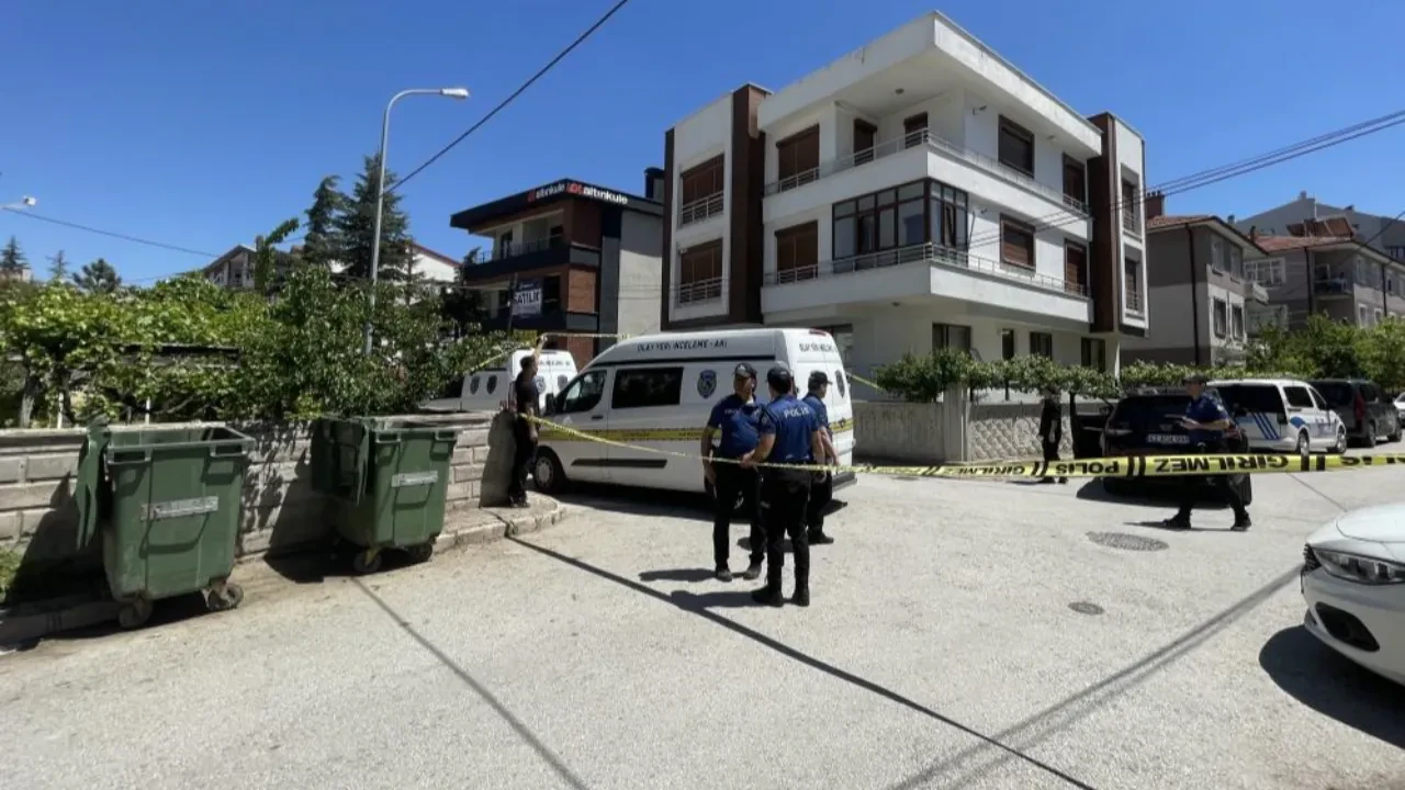 Konya'da evlat vahşeti! Elleri kanlı şekilde parkta bulununca cinayet ortaya çıktı