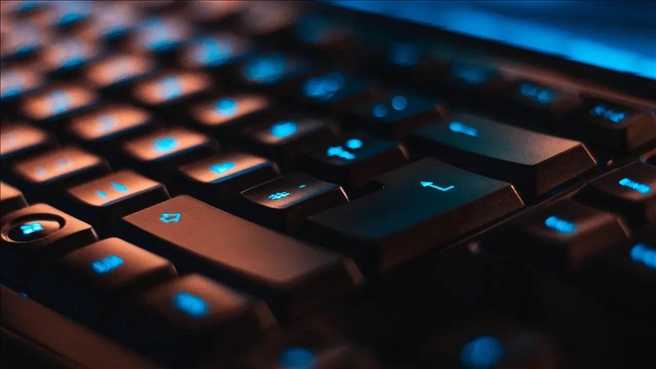 RAM fiyatları uçtu, telefon üreticileri frene basıyor!
