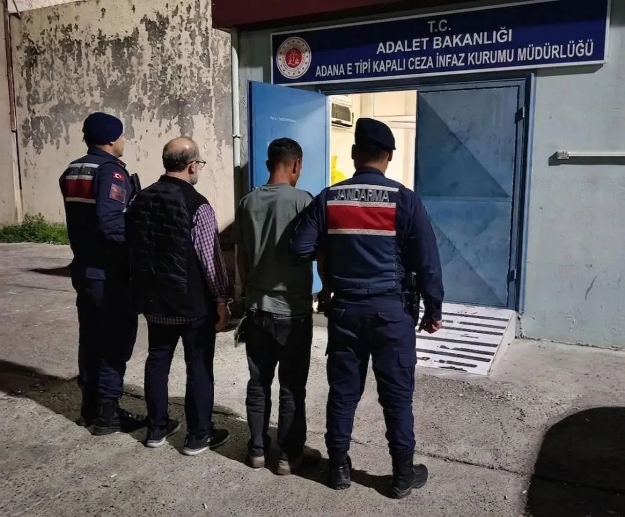 Yaşlı çift, dolandırıcıların hedefi oldu! 10 milyon TL'lik altını kendi elleriyle verdiler