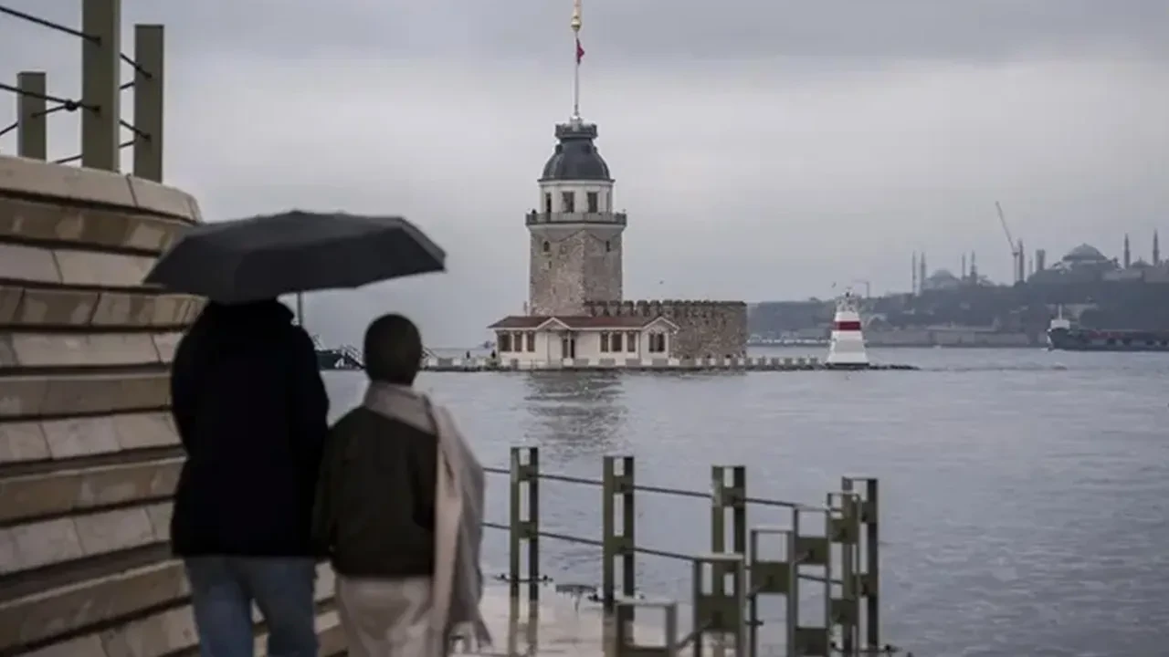 AKOM, tüm İstanbul'u gün vererek uyardı! Sıcaklık düşüyor, yağmur geliyor