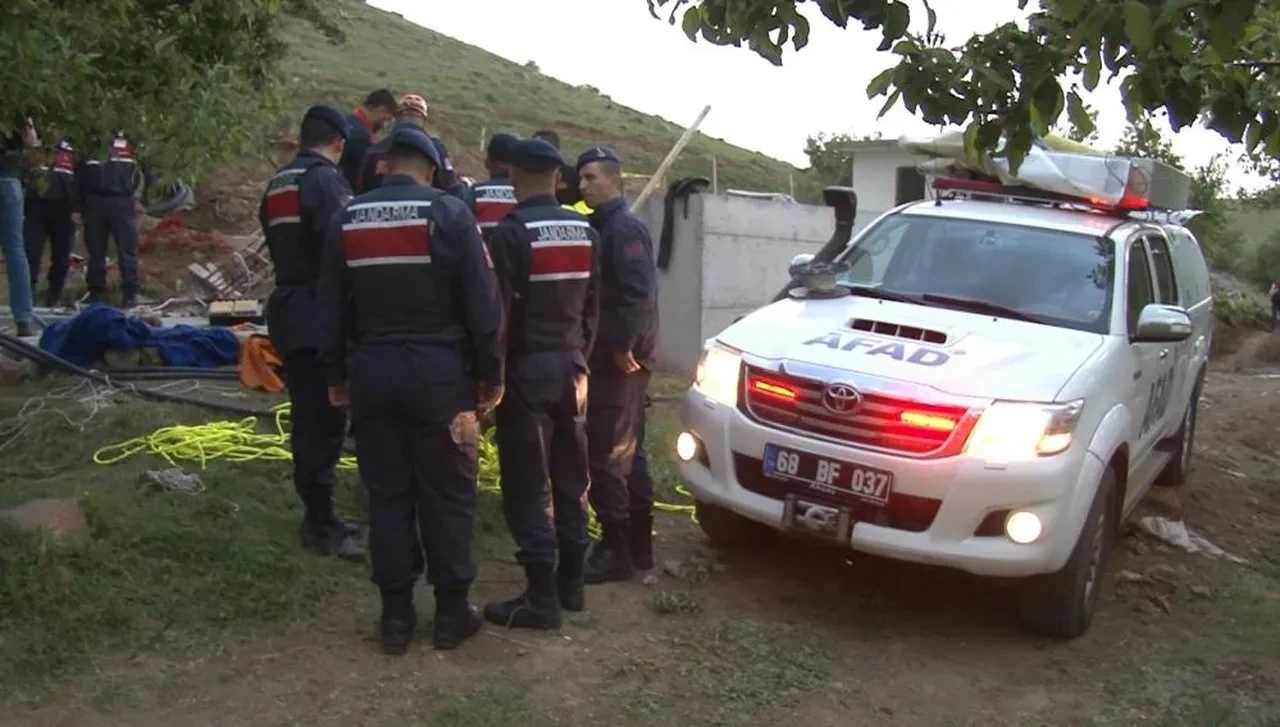 Aksaray'da 3 kişi temizlik için girdikleri kuyuda zehirlenerek hayatını kaybetti