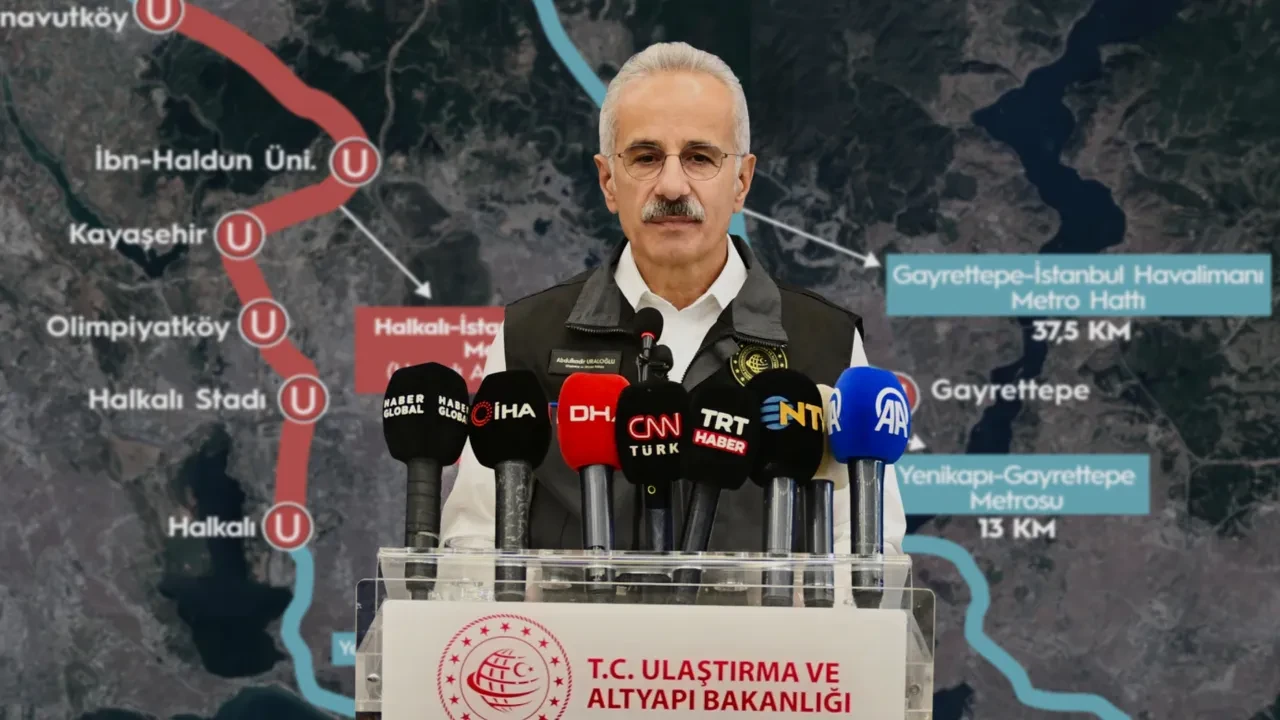 Bakan Uraloğlu müjdeyi verdi! Dev projede son yaklaşıldı: Halkalı-Havalimanı 30 dakikaya düşecek