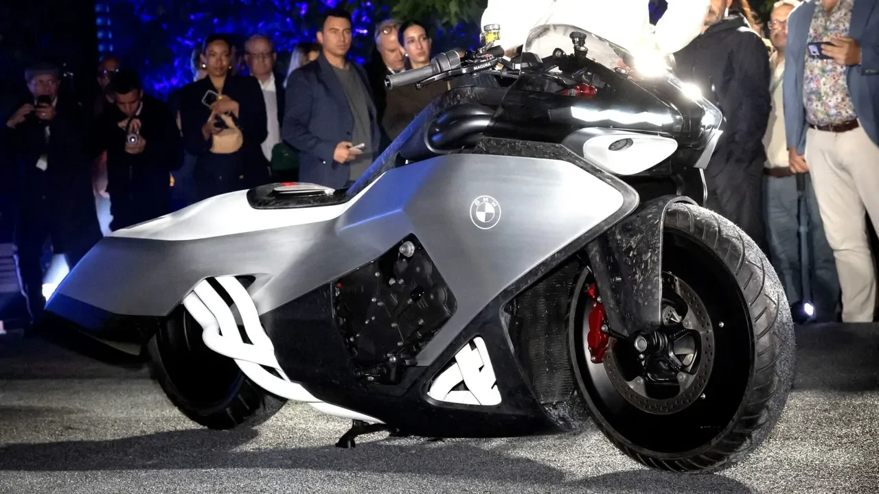 BMW sınırları aştı: Uçak mı motosiklet mi belli olmayan yeni canavar Vision K18