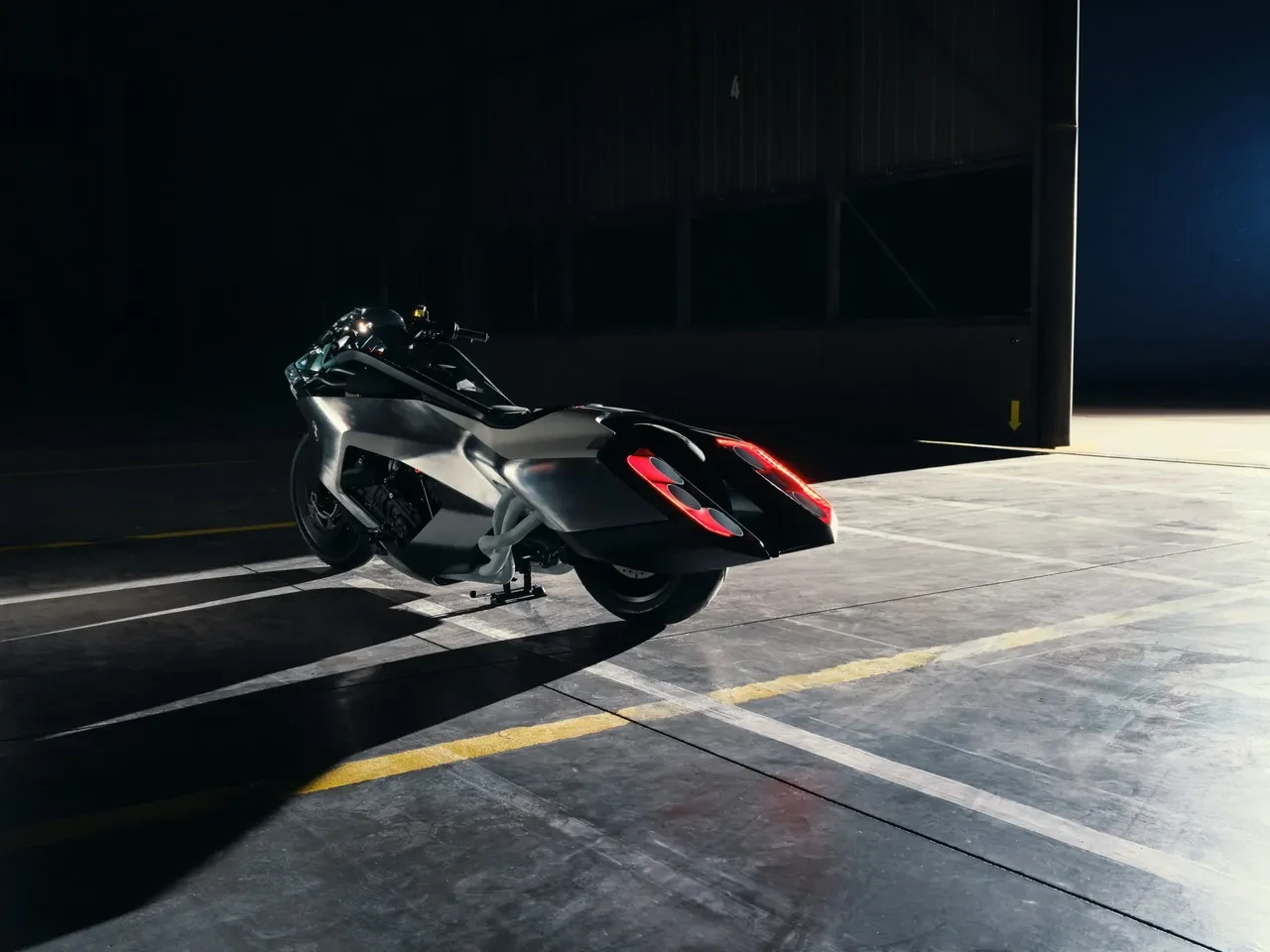 BMW sınırları aştı: Uçak mı motosiklet mi belli olmayan yeni canavar Vision K18