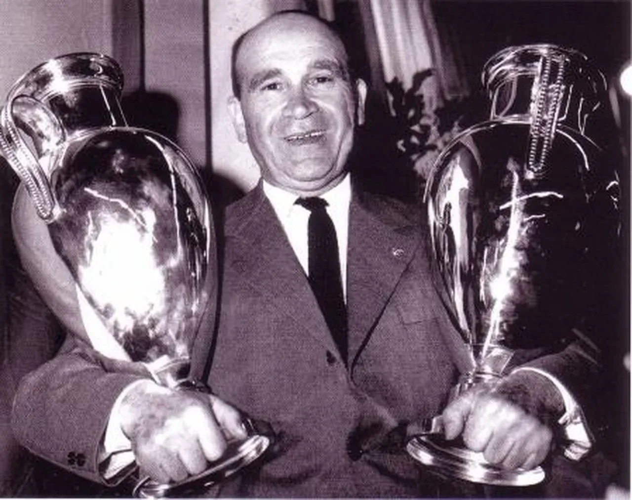 Dünyanın en iyi teknik direktörleri belli oldu! Sadece 1 Türk teknik adam futbol tarihine damga vuran isimler arasına girdi