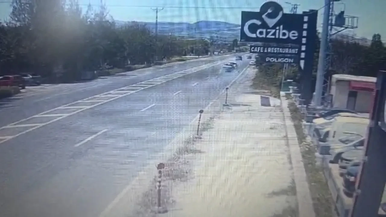  Elazığ’da 5 kişinin yaralandığı kaza kamerada!