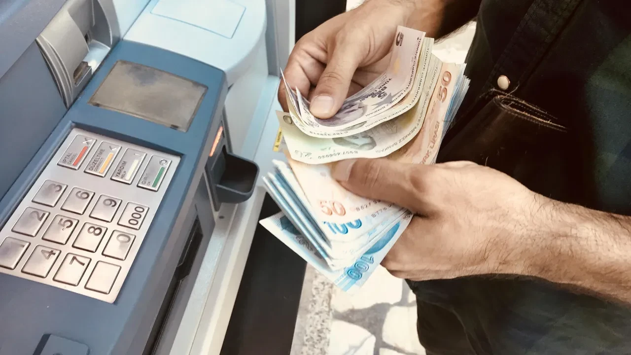 Emeklilere çifte bayram!