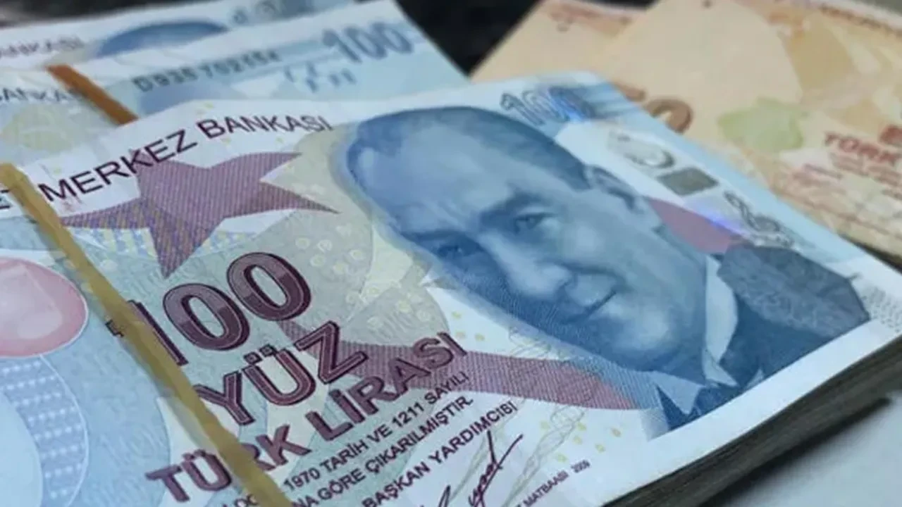 Emeklilere çifte bayram!