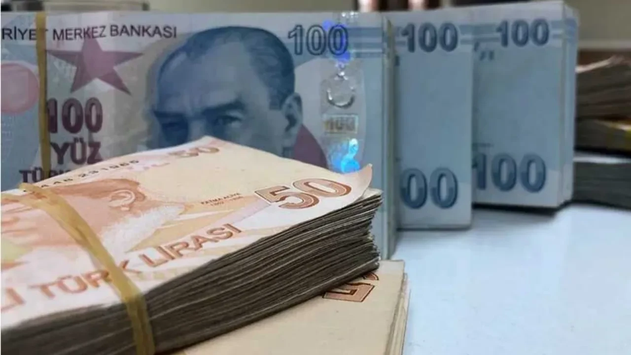 Emeklilere çifte bayram!