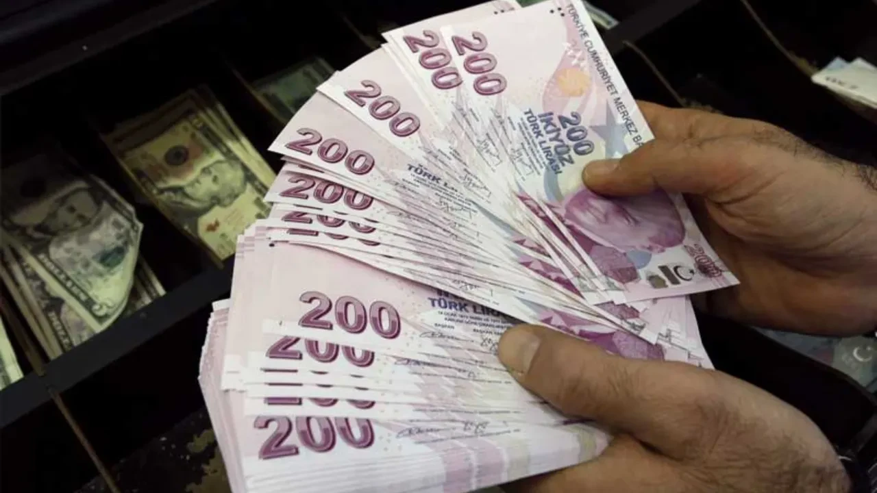 Emeklilere çifte bayram!