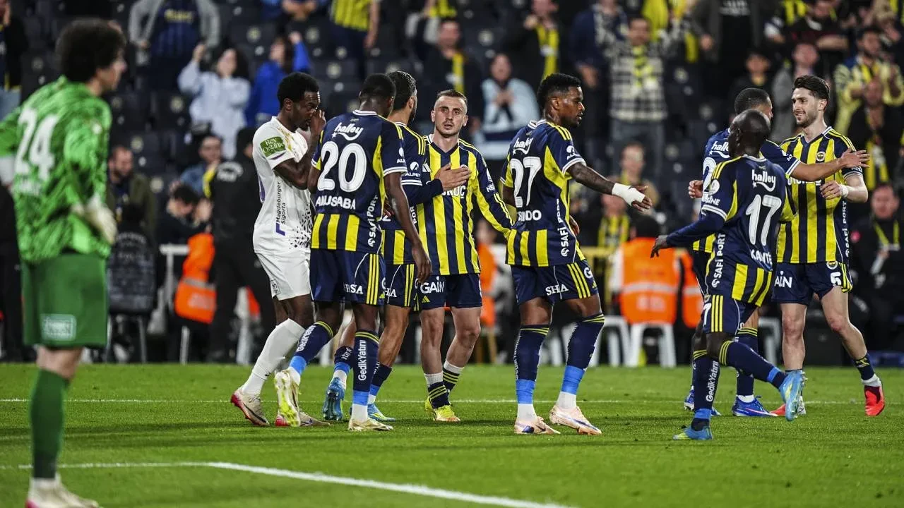 Fenerbahçe ile Eyüpspor, 3-3 berabere kaldı! Gollü maçta kazanan çıkmadı, Eyüpspor ligde kaldı