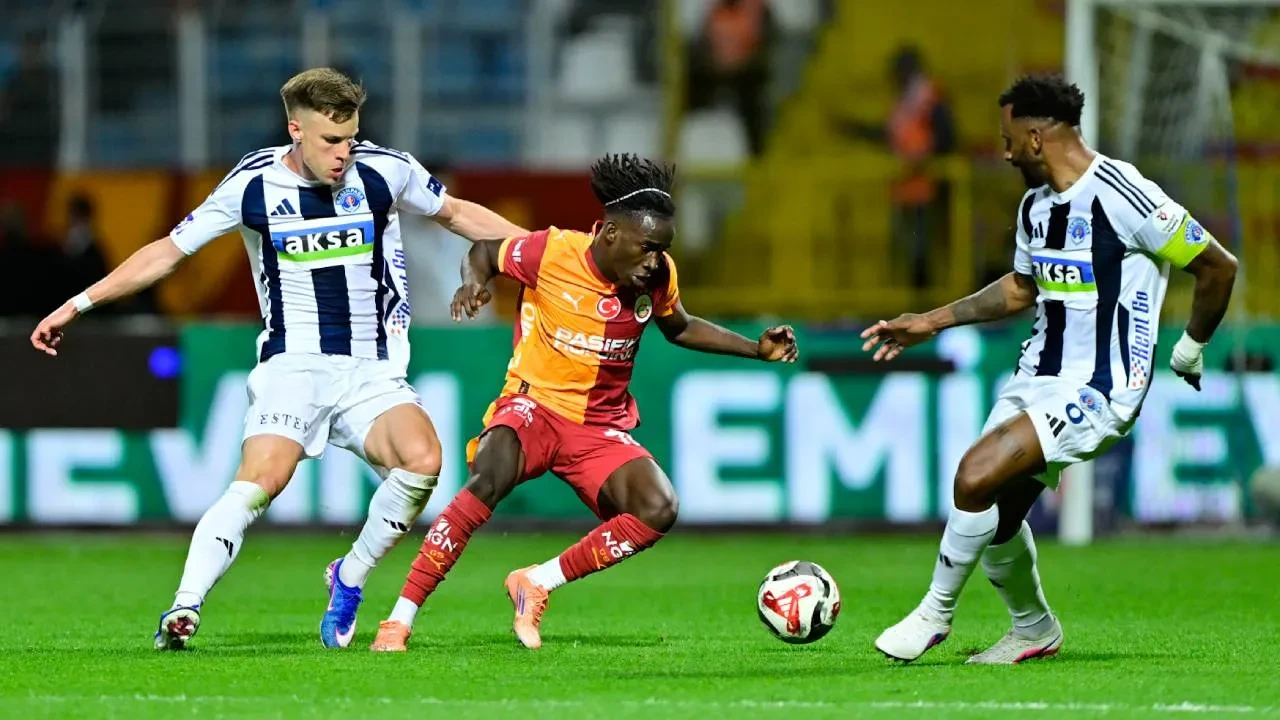 Galatasaray sezonu yenilgiyle kapattı! Kasımpaşa, Galatasaray'ı yenerek Süper Lig'de kaldı