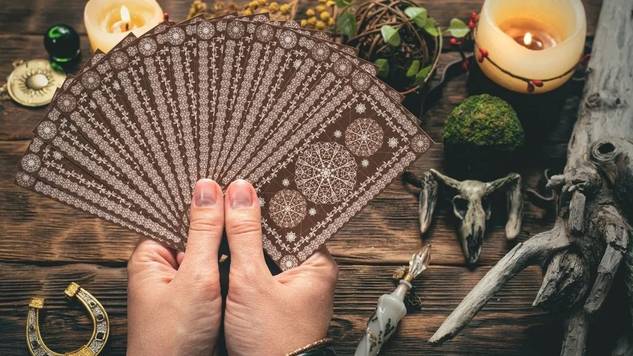 Günlük tarot kart açılımı 18 Mayıs 2026! Bilinçli ve duygusal adıma giriliyor