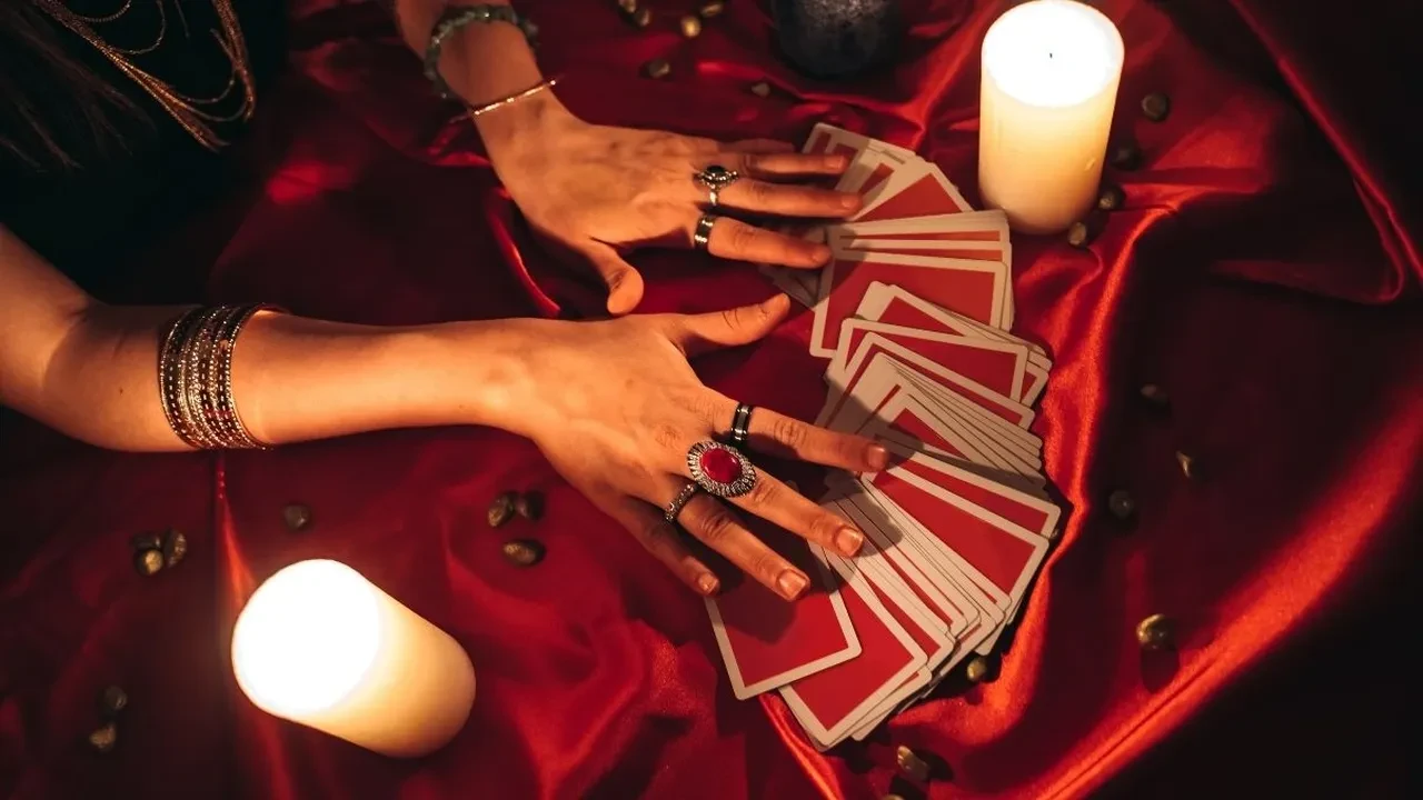 Günlük tarot kart açılımı 18 Mayıs 2026! Bilinçli ve duygusal adıma giriliyor