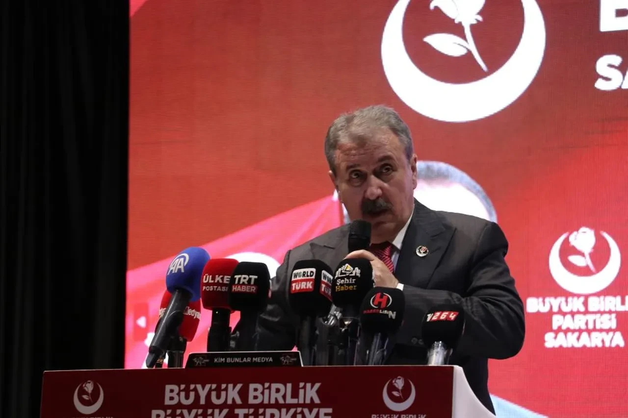 Mustafa Destici'den Ahmet Türk'e sert tepki: Hainlik yapıyor, kes sesini!