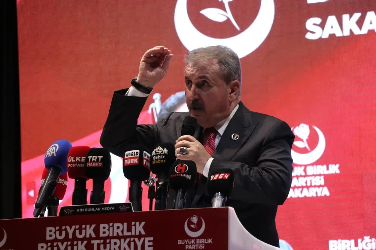 Mustafa Destici'den Ahmet Türk'e sert tepki: Hainlik yapıyor, kes sesini!
