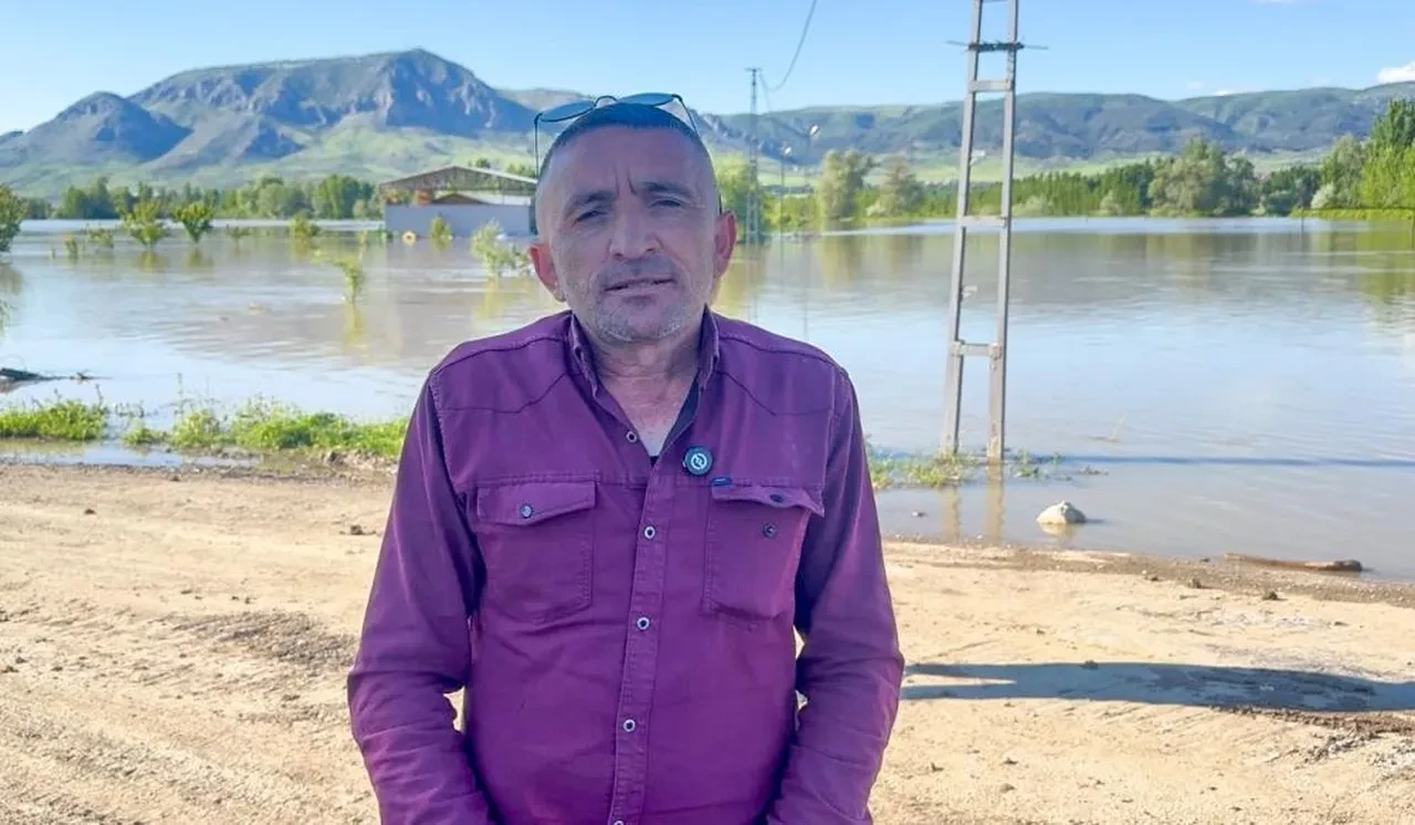 Tokat'ta Yeşilırmak'ın debisi yükseldi! Tarlalar ve yollar sular altında kaldı: Çedaş Köprüsü tedbir için yıkıldı
