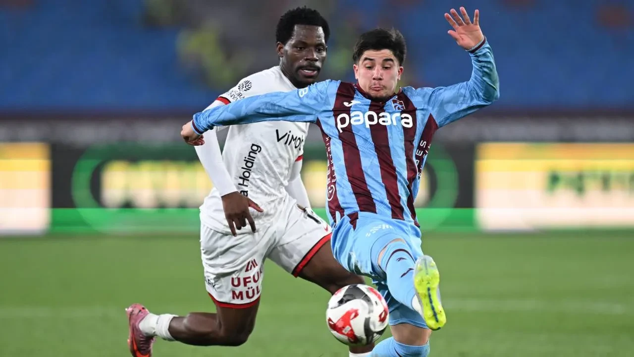 Trabzonspor sahasında 3-0'lık skorla yıkıldı! Gençlerbirliği deplasmanda kazandı, ligde kaldı