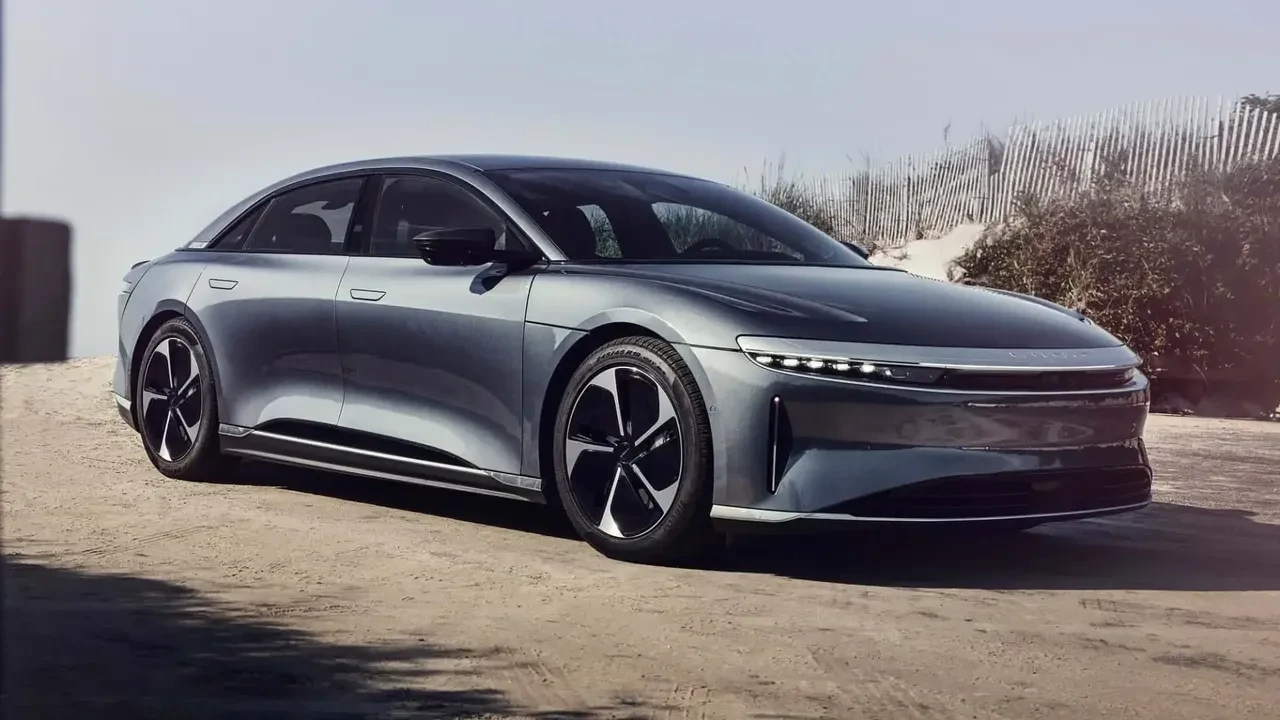Uzun yolda en başarılı elektrikli otomobiller belli oldu: 500 kilometrelik zorlu otoyol testi sonuçlandı