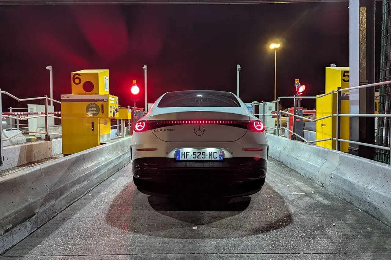 Uzun yolda en başarılı elektrikli otomobiller belli oldu: 500 kilometrelik zorlu otoyol testi sonuçlandı