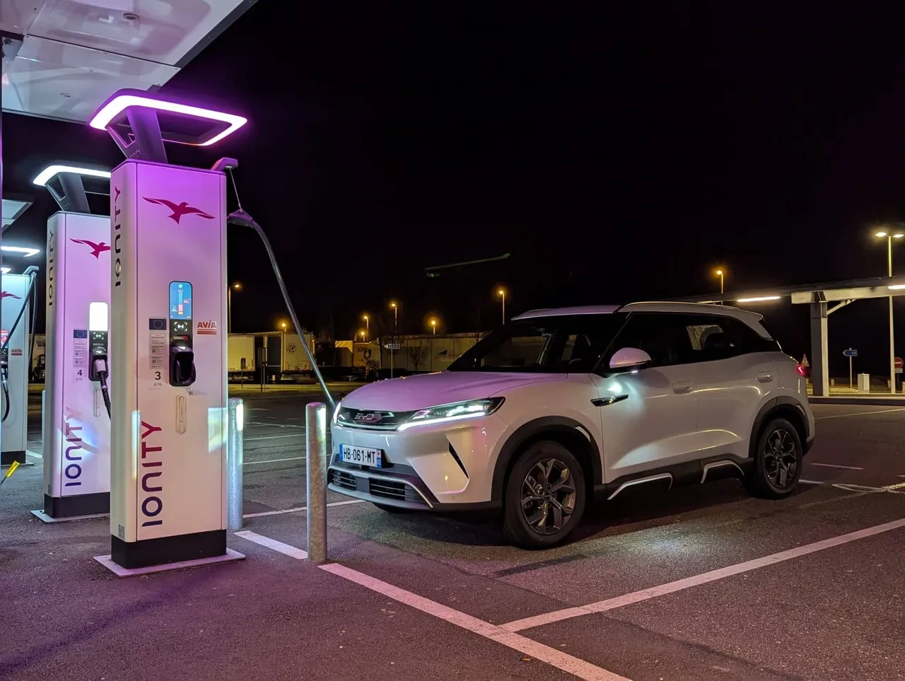 Uzun yolda en başarılı elektrikli otomobiller belli oldu: 500 kilometrelik zorlu otoyol testi sonuçlandı