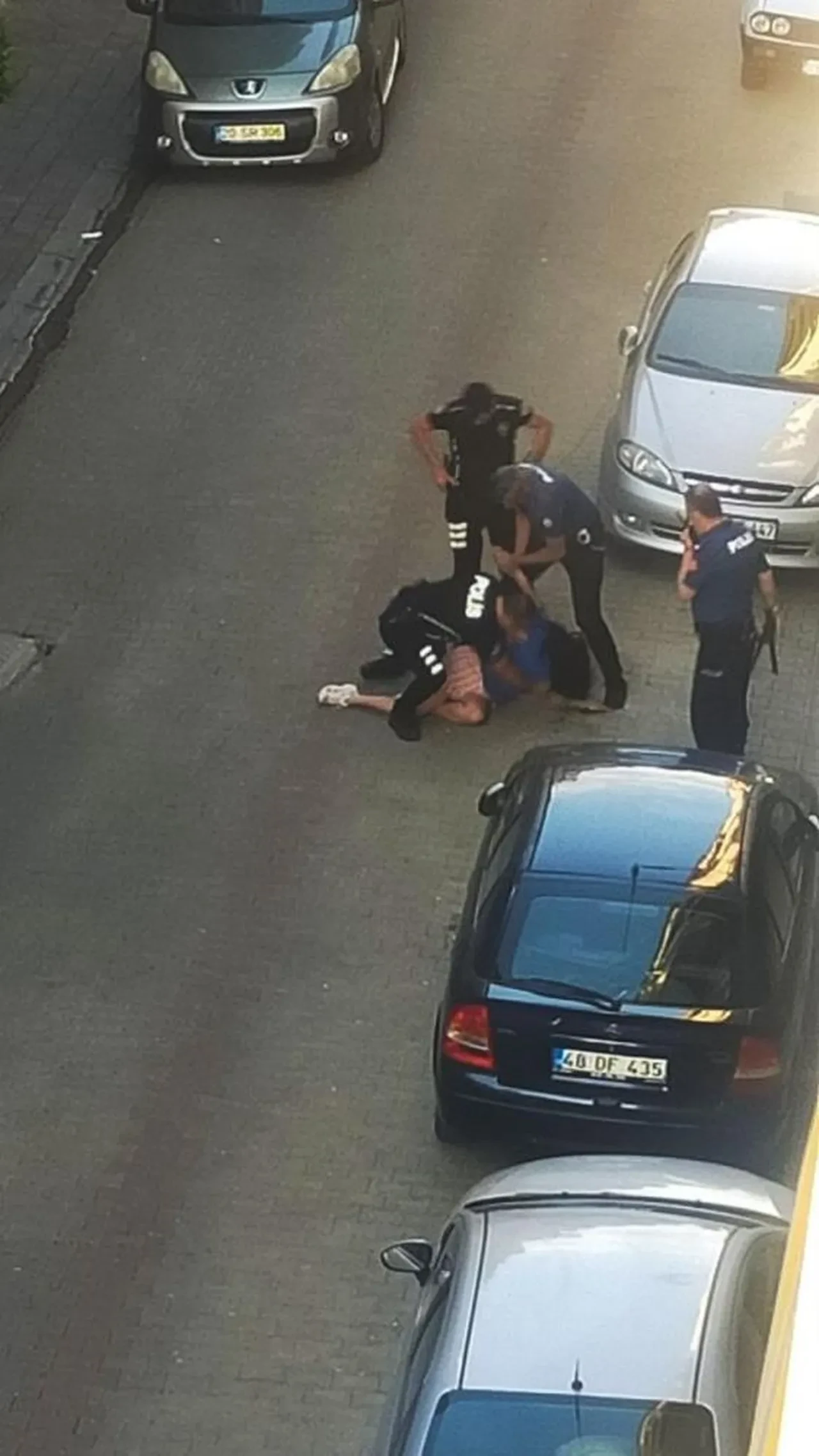 Aydın'da samuray kılıcıyla dehşet saçtı: Genç kız etkisiz hale getirildi