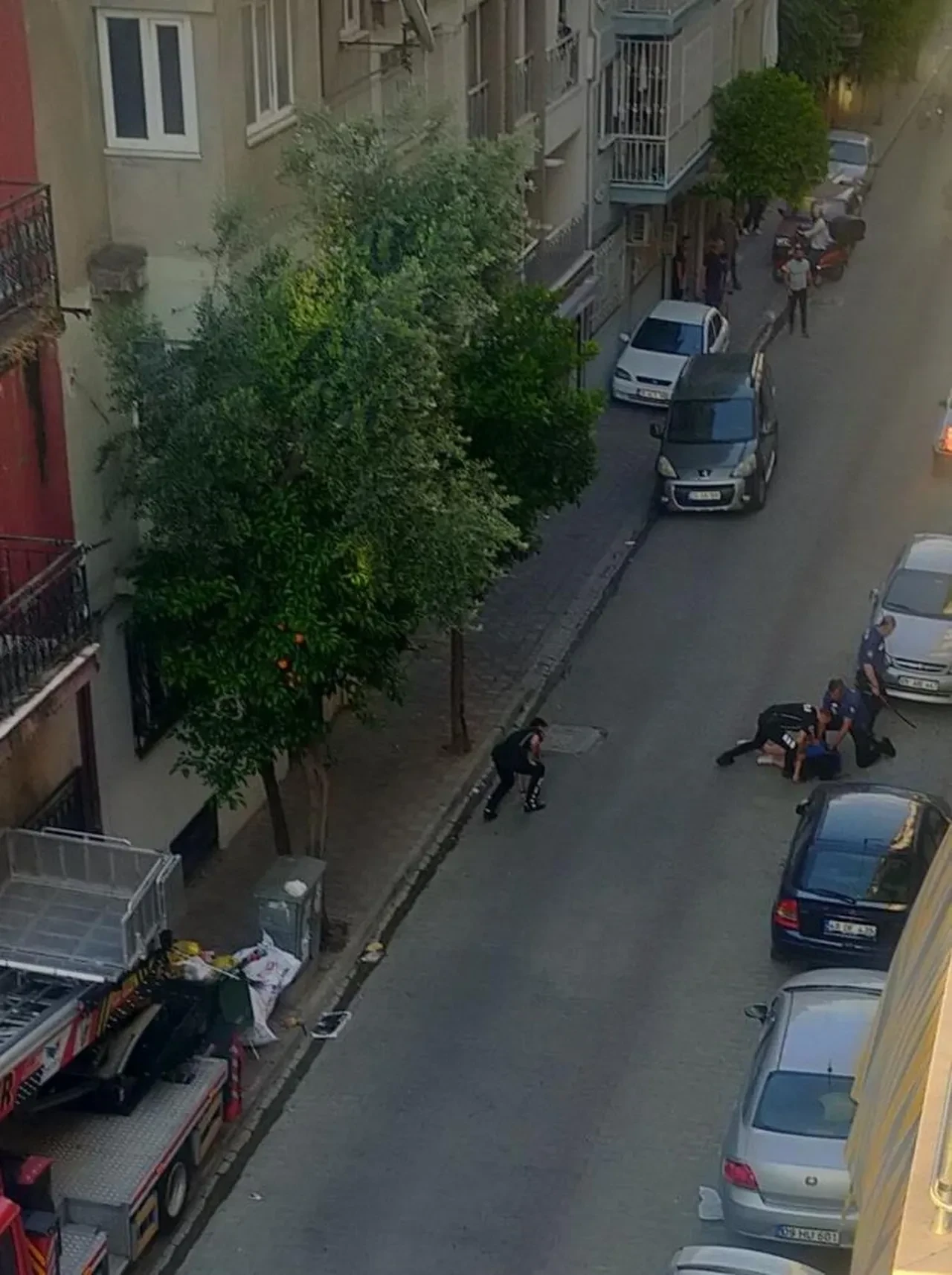 Aydın'da samuray kılıcıyla dehşet saçtı: Genç kız etkisiz hale getirildi