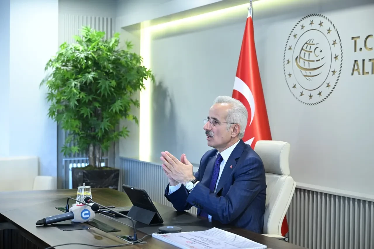 Bakan Uraloğlu duyurdu! 9 milyon engelli yolcu demiryolu ile ücretsiz seyahat etti 