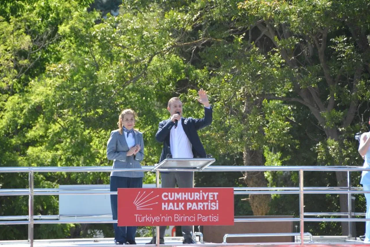 Balıkesir Büyükşehir Belediye Başkanı Ahmet Akın'dan 'AK Parti'ye geçecek' iddialarına cevap