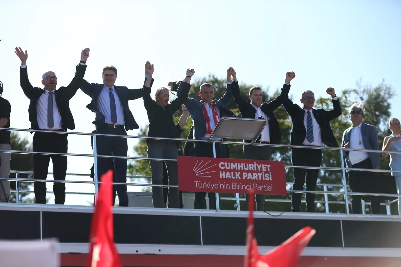 Balıkesir Büyükşehir Belediye Başkanı Ahmet Akın'dan 'AK Parti'ye geçecek' iddialarına cevap