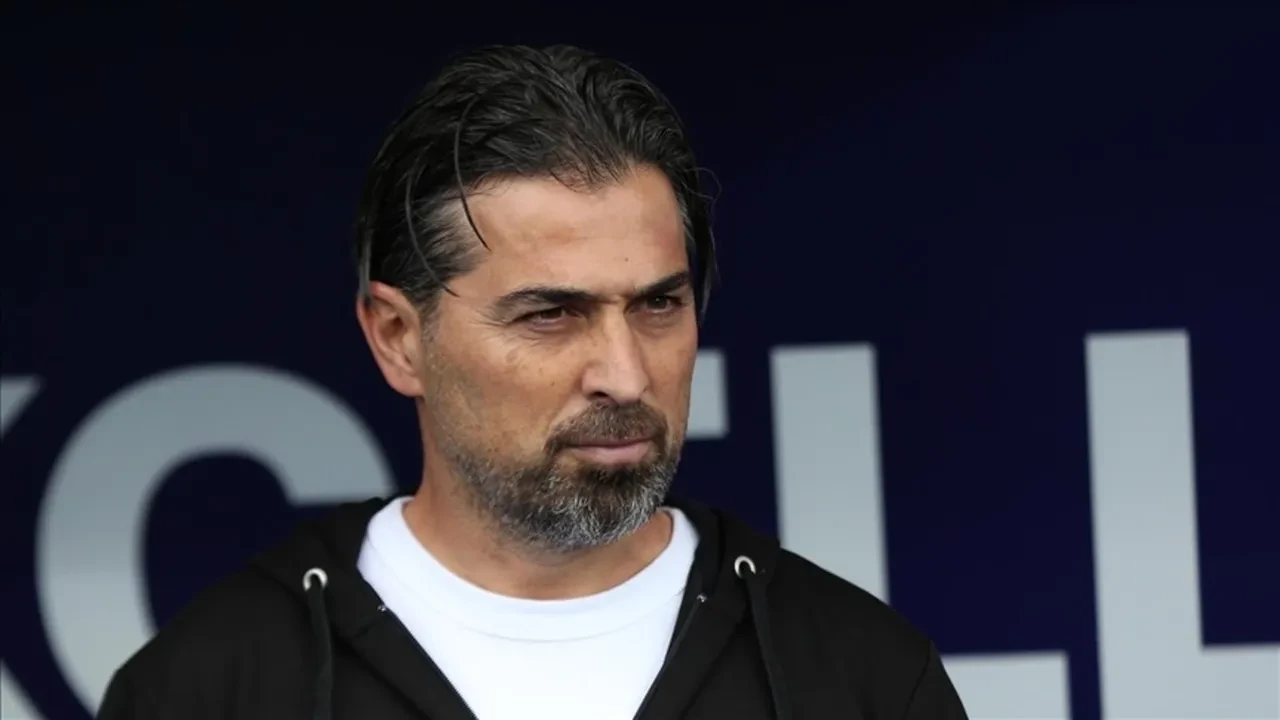 Beşiktaş'ta Sergen Yalçın'ın istifası sonrası 4 yerli aday! Arda Turan, Şenol Güneş ve İlhan Palut listenin başında