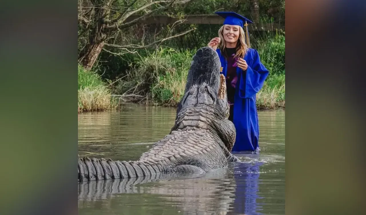 Genç kızın timsahlı mezuniyet fotoğrafları sosyal medyayı salladı! İşte görenleri şoke eden anların hikayesi