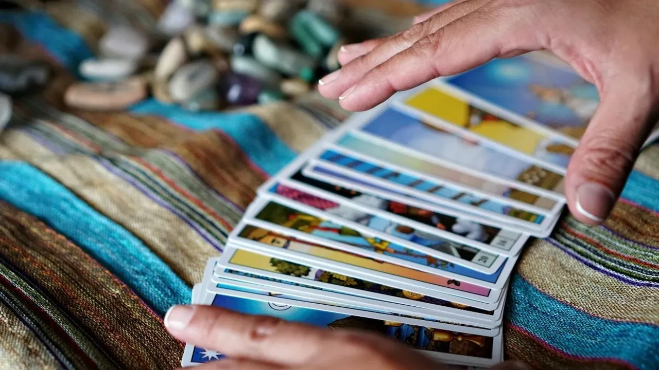 Günlük tarot kart açılımı 19 Mayıs 2026! Size iyi gelmeyen bölümleri kapatın