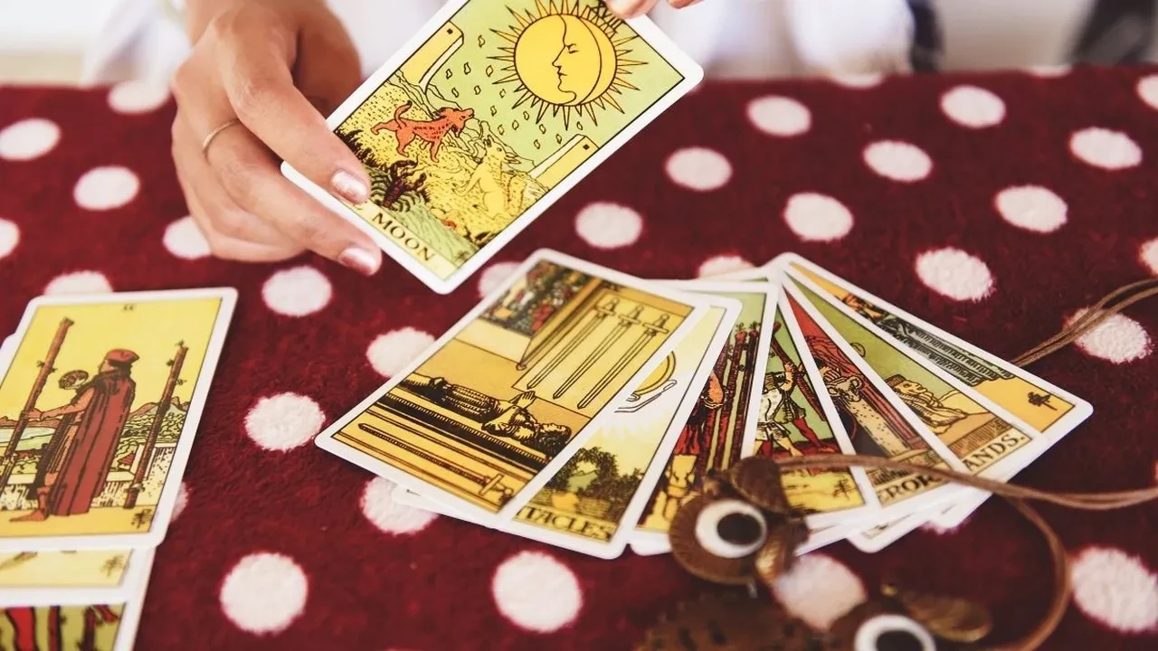 Günlük tarot kart açılımı 19 Mayıs 2026! Size iyi gelmeyen bölümleri kapatın