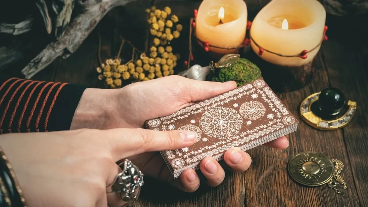 Günlük tarot kart açılımı 19 Mayıs 2026! Size iyi gelmeyen bölümleri kapatın