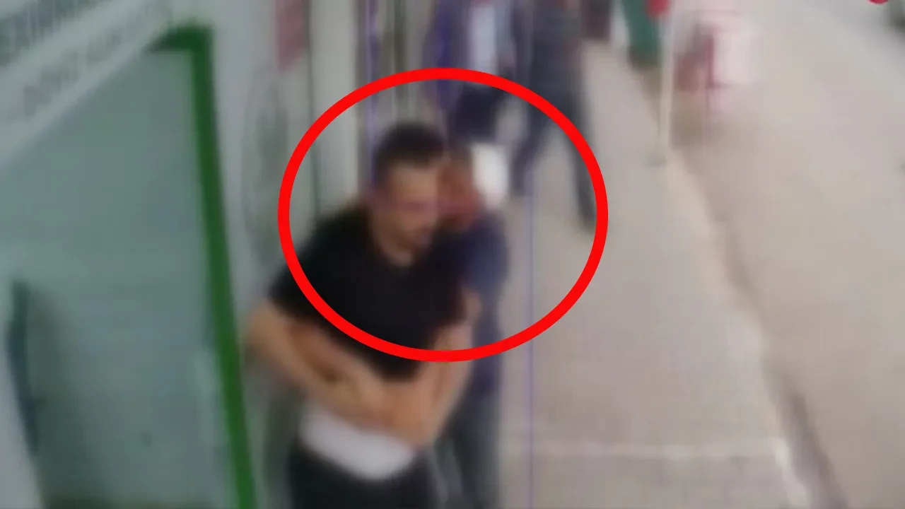 Hatay'da filmleri aratmayan görüntüler! Kurşun yağdıran saldırganı öperek sakinleştirmek istedi