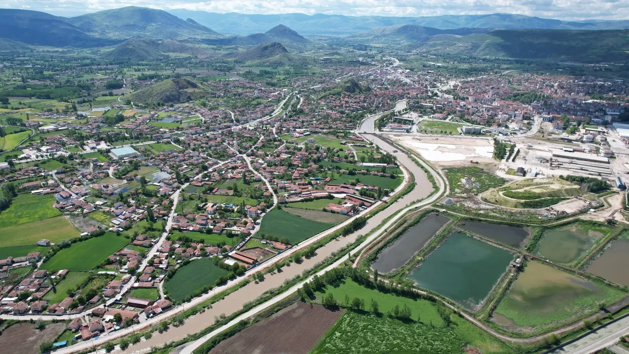 Tokat'ta taşkın alarmı! 70 ev boşaltıldı, okullar üç gün tatil edildi