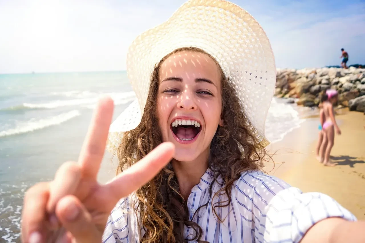 Yapay zekâ selfie’den parmak izi çalabilir