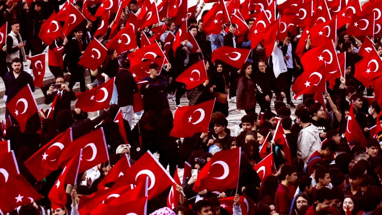 Asırlık coşku! Bağımsızlık aşkıyla tutuşan bir milletin küllerinden doğuşu: 107 yıldır sönmeyen ateş
