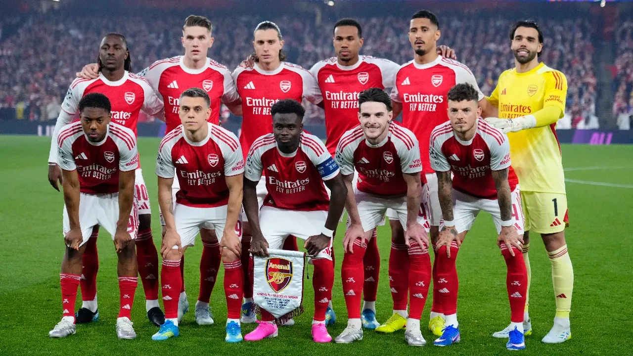 İngiltere'de şampiyon Arsenal! 22 yıllık hasret sona erdi