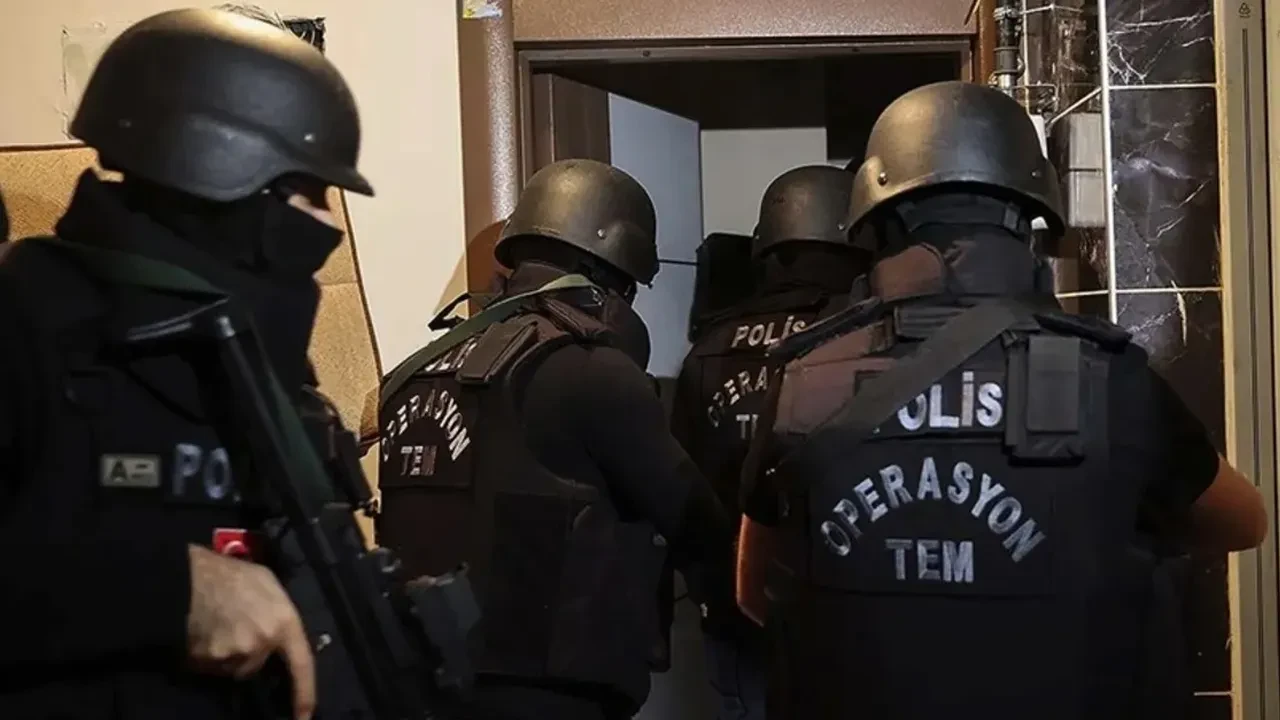 İstanbul merkezli 3 ilde DEAŞ operasyonu! İllegal derneklerde çocukların beynini yıkıyorlardı: 110 şüpheli yakalandı