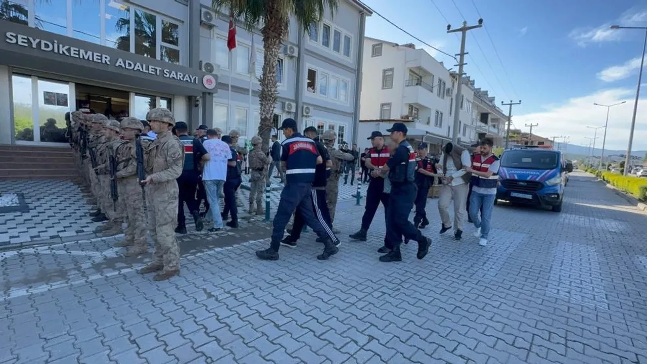 Mahkeme başkanı ve kardeşine duruşmada tehdit mesajı atmışlardı: ‘Daltonlar’ örgütüne yeni iddianame!